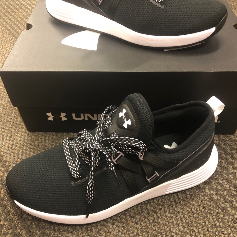 New Under Armour - Picture 3 of 4